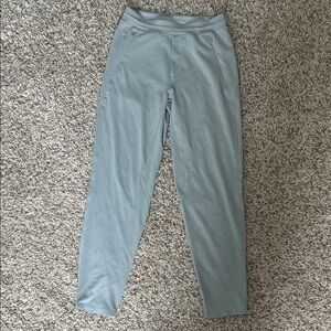 Lululemon Balancer Light Gray 27” Pants Sz XS